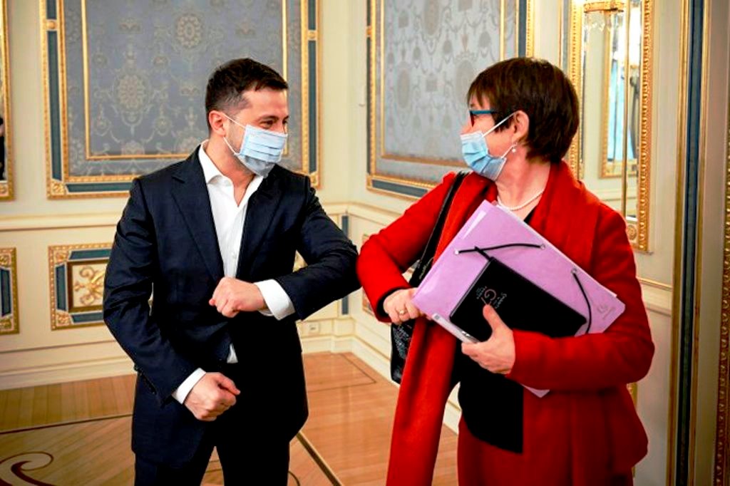 Volodymyr Zelensky welcomed in Kiev, the President of ths EBRD after the €2 billion deal