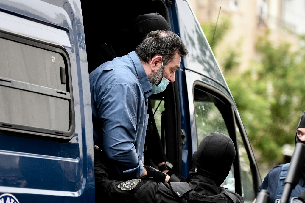 Convicted neo-Nazi MEP in Athens to serve sentence (video)