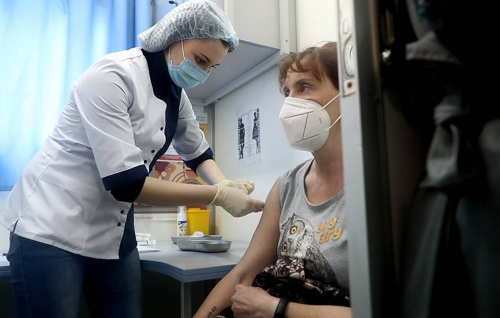 ΡΩΣΙΑ: Σε δύο μήνες ετοιμάζεται ο «τουρισμός των εμβολίων» – Τι λέει το Κρεμλίνο