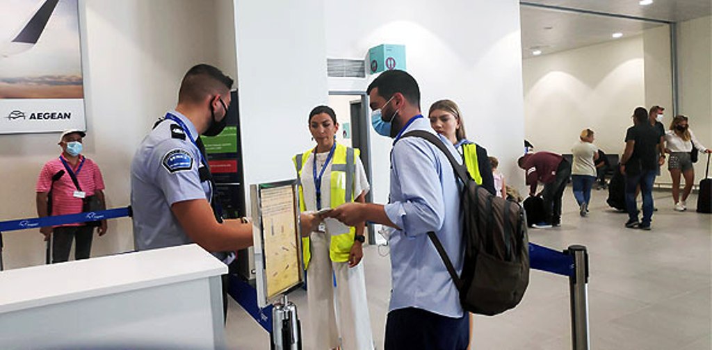 Πάνω από 300.000 τουρίστες σε 1,5 μήνα από την εκκίνηση του τουρισμού σε Δ/σα και Κυκλάδες