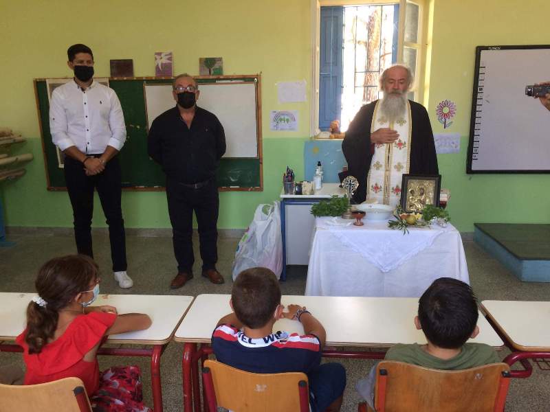 Με χαμόγελα ανταποκρίθηκαν στο «πρώτο κουδούνι» οι μαθητές της Τελένδου (pics and video)
