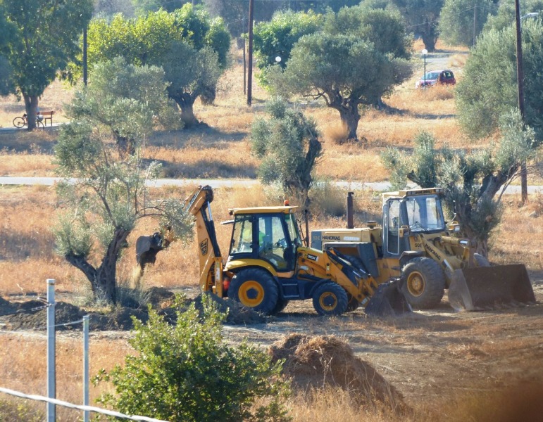 ΞΕΣΗΚΩΝΟΝΤΑΙ οι κάτοικοι στην Ιαλυσό για την βιομηχανοποίηση στους πρόποδες της Φιλερήμου!