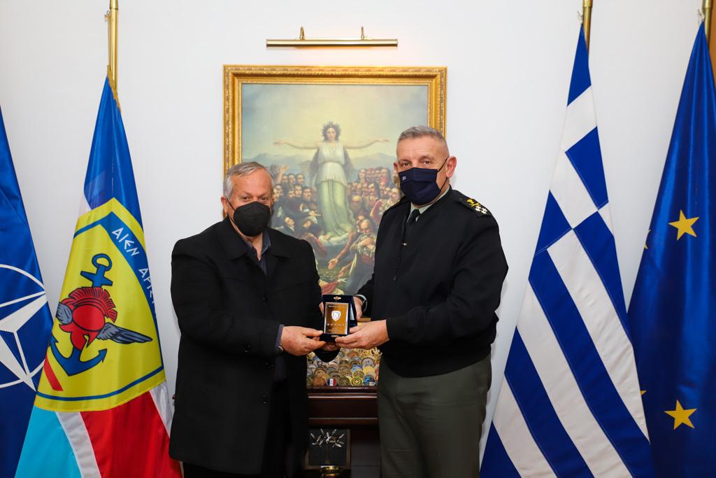 Συνάντηση Αρχηγού ΓΕΕΘΑ με τον Δήμαρχο Καλυμνίων