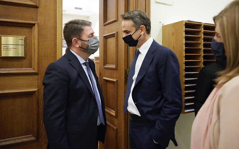 Λυτοί και δεμένοι για να δέσουν τον Ανδρουλάκη στο άρμα της ΝΔ (!)