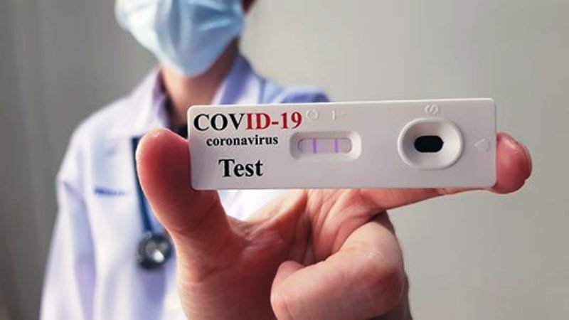 Ανεμβολίαστοι: Τέλος τα rapid test για καφέ, μπαρ, εστίαση – Τα μέτρα που μένουν