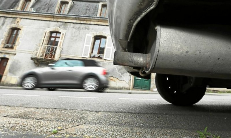Fin des ventes de voitures thermiques en 2035 en Europe: quatre questions sur le développement des véhicules électriques