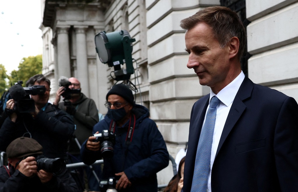 Chancellor Jeremy Hunt: “Mistakes were made” (video)