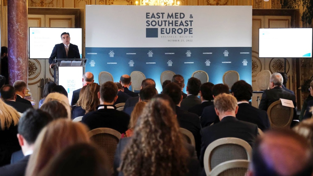 Σχοινάς – Ντόκος: Να μπουν εδώ και τώρα τα Σκόπια στην ΕΕ – «Αυτή είναι η ώρα της αλήθειας» για τα Δυτικά Βαλκάνια