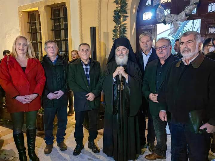 Κάλυμνος: Η φωταγώγηση του Χριστουγεννιάτικου δέντρου του Επαρχείου (video)