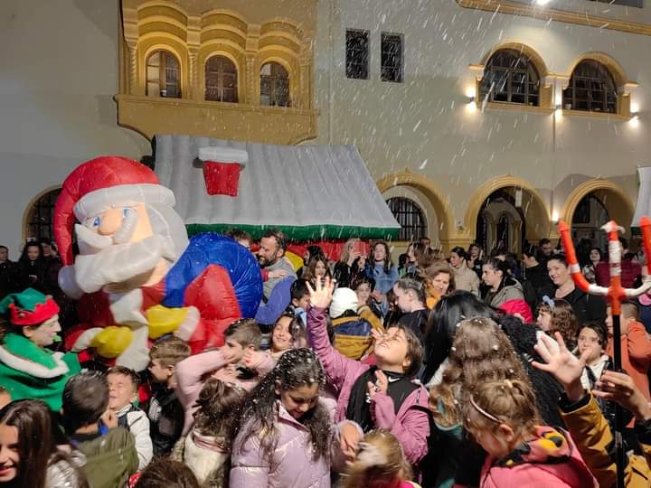 Κάλυμνος: Γίναμε όλοι για λίγο παιδιά στην Χριστουγεννιάτικη Παραμυθοχώρα (φωτος κ βίντεο)