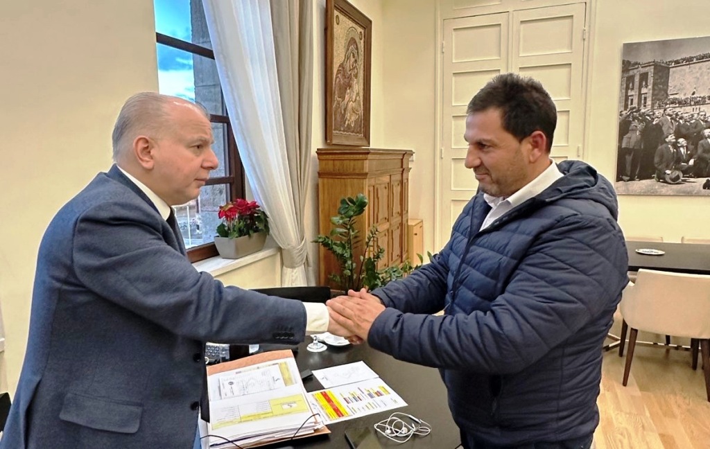 Μιχ.Σταυρής: Μια απλή μεταγραφή ή αποστασία; – Άναψε ‘φωτιές’ η αντιδημαρχία για την Δ.Ε. Καλλιθέας