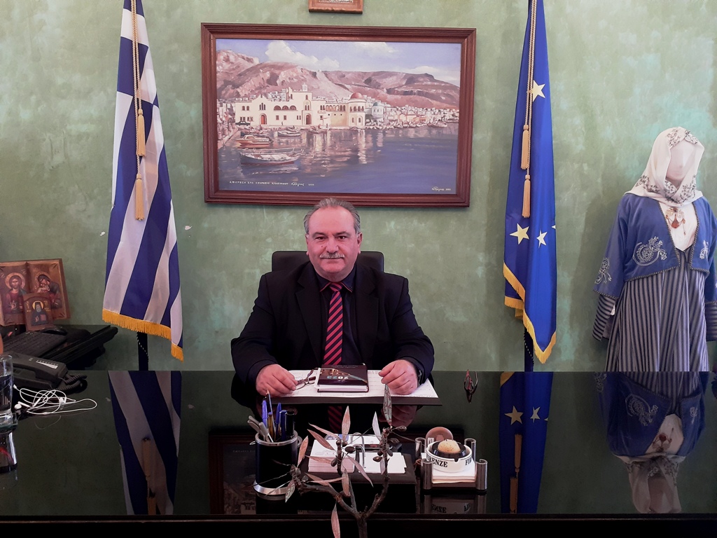 Ξεκίνησαν οι εργασίες για την ανακατασκευή χλοοτάπητα και ταρτάν στο Δημοτικό Στάδιο Καλύμνου (φωτος κ βίντεο)