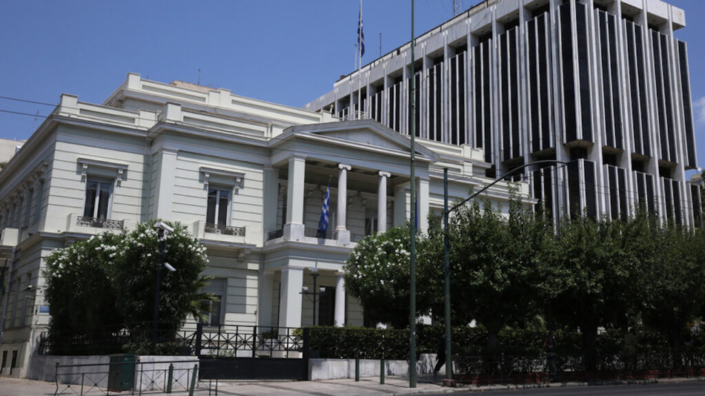 ΥΠΕΞ: Αλλαγές σε κρίσιμες πρεσβείες, προεκλογικά – Όλη η λίστα αναλυτικά