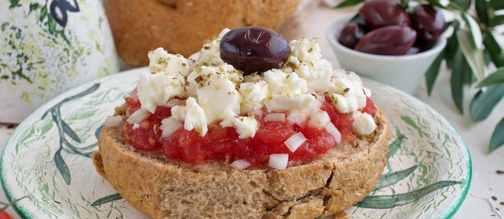 All about the 100 best-rated salads in the world: 1st place for cretan dakos (list)