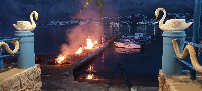 Κάλυμνος: Οι φανοί τ’ Αϊ Γιαννιού του Κλήδονα – φωτογραφίες / βίντεο