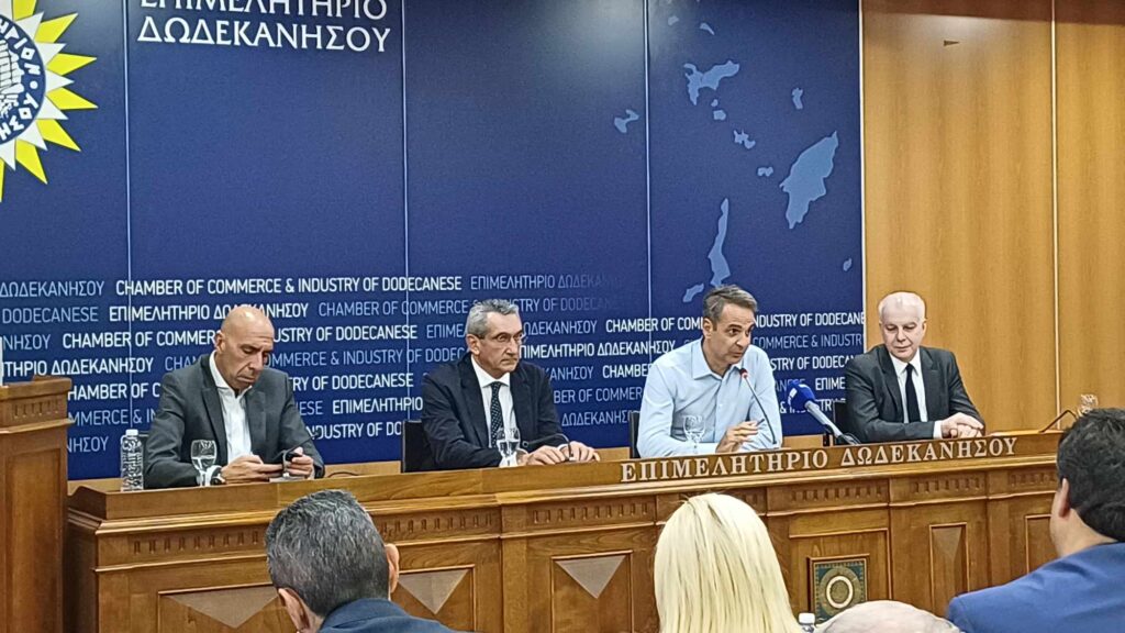 Μητσοτάκης από Ρόδο: Στόχος είναι να αποκατασταθεί το συντομότερο η ζημιά στο φυσικό περιβάλλον του νησιού