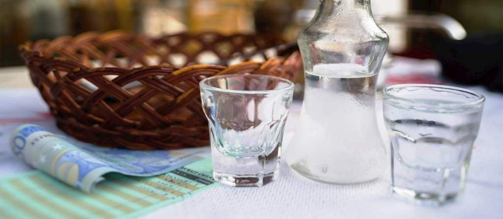 TasteAtlas: Tsipouro is rated between the four best Grape Spirits in the world!