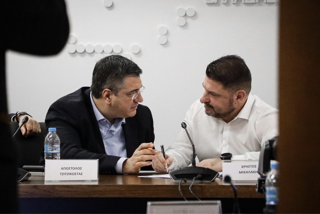 ΕΝΠΕ: Ομόφωνη η επανεκλογή του Απόστολου Τζιτζικώστα – Αντιπρόεδρος, ο Νίκος Χαρδαλιάς – Όλα τα αποτελέσματα