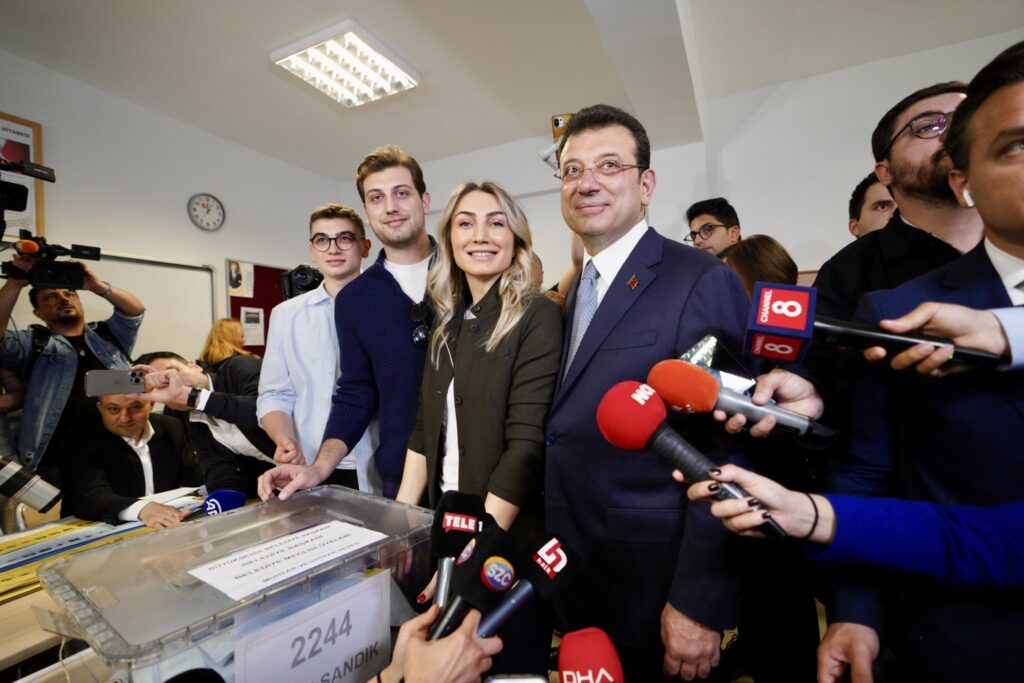 Τουρκία: Τριπλή ήττα για Ερντογάν στις αυτοδιοικητικές εκλογές | Οι Τούρκοι τον τιμώρησαν, γράφει το Reuters (video)