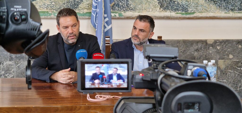 Η ΔΕΥΑΡ ανακτά την αξιοπιστία της και δίνει λύσεις στα προβλήματα της καθημερινότητας (videos)
