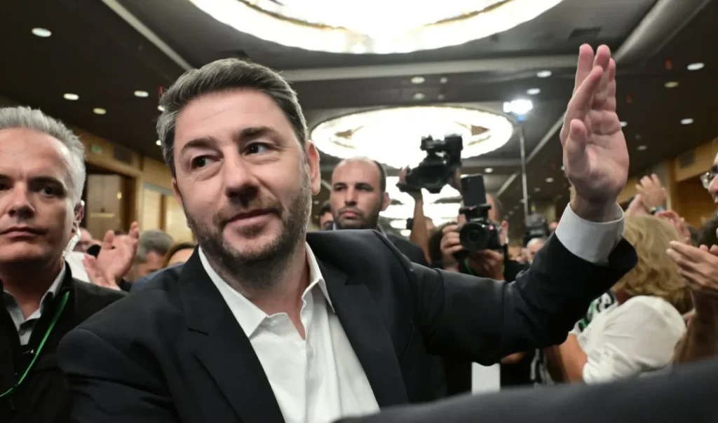 Εκλογές ΠΑΣΟΚ: Δύσκολα τα πράγματα για τον Ν.Ανδρουλάκη – Το ενδεχόμενο να χάσει την εσωκομματική κούρσα και η στάση των media