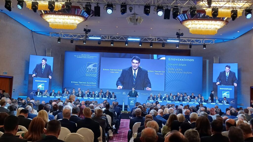 Ο Λιβάνιος και οι… γλάστρες με τα ‘λεφτόδεντρα’ | Οργισμένη απάντηση του ΥΠΕΣ στις αντιδράσεις των δημάρχων στην ΚΕΔΕ (video)