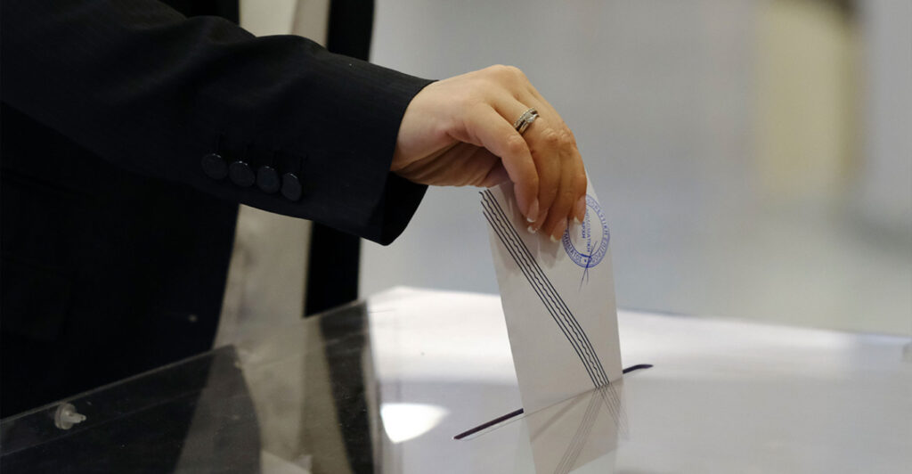 Ολόκληρη η δημοσκόπηση της Marc για το Πρώτο Θέμα: Ανάκαμψη ΝΔ μετά τα μέτρα, τον Μακρόν και πριν τα δύο νέα κόμματα
