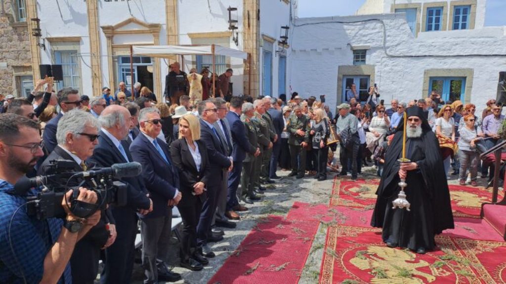 Με λαμπρότητα στην Πάτμο η αναπαράσταση του Μυστικού Δείπνου, παρουσία του υπ. Ναυτιλίας, Β. Κικίλια