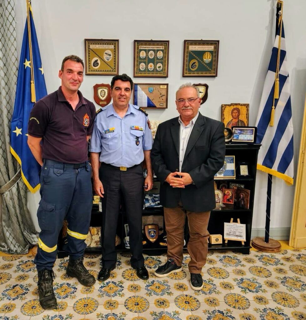 Επίσκεψη Στελεχών της Πυροσβεστικής Υπηρεσίας στον Έπαρχο Π.Ε. Καλύμνου, Μ. Μουσελλή