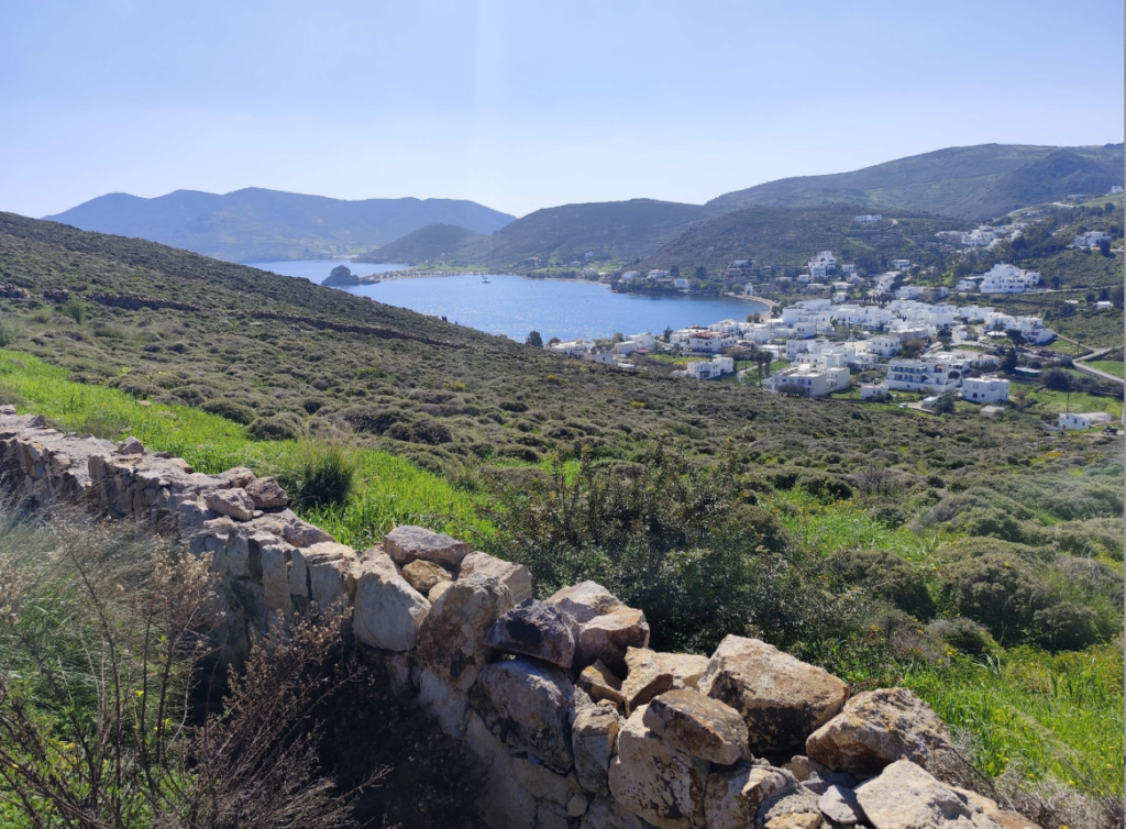«Τοξότης»: Αυτά είναι τα οικόπεδα – φιλέτα στην Πάτμο που βγαίνουν στο σφυρί (pics)