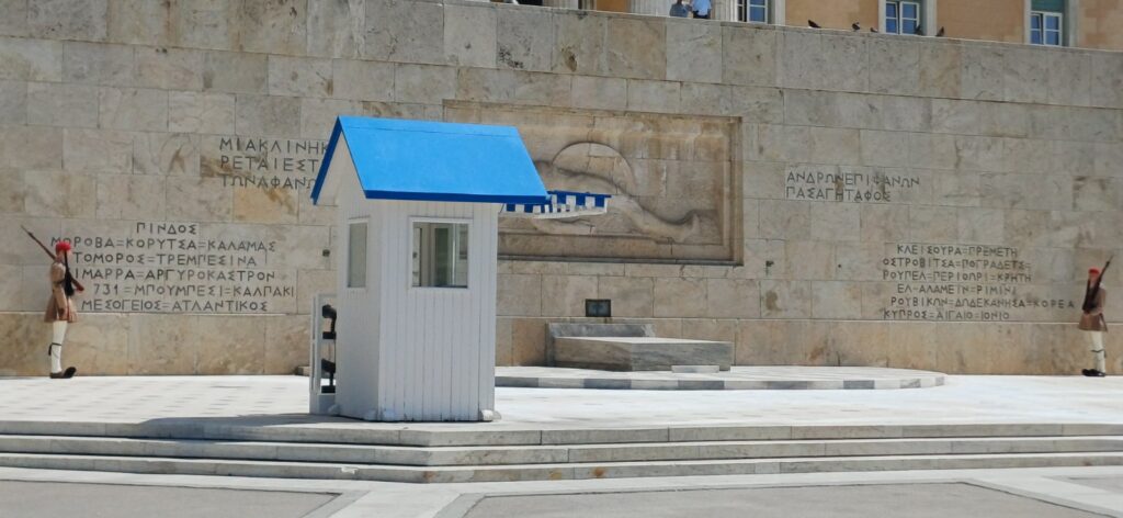 Μ. Χρυσοχοΐδης για το Μνημείο του Αγνωστου Στρατιώτη: Υπερβολικός θόρυβος για ένα θέμα που είναι αυτονόητο
