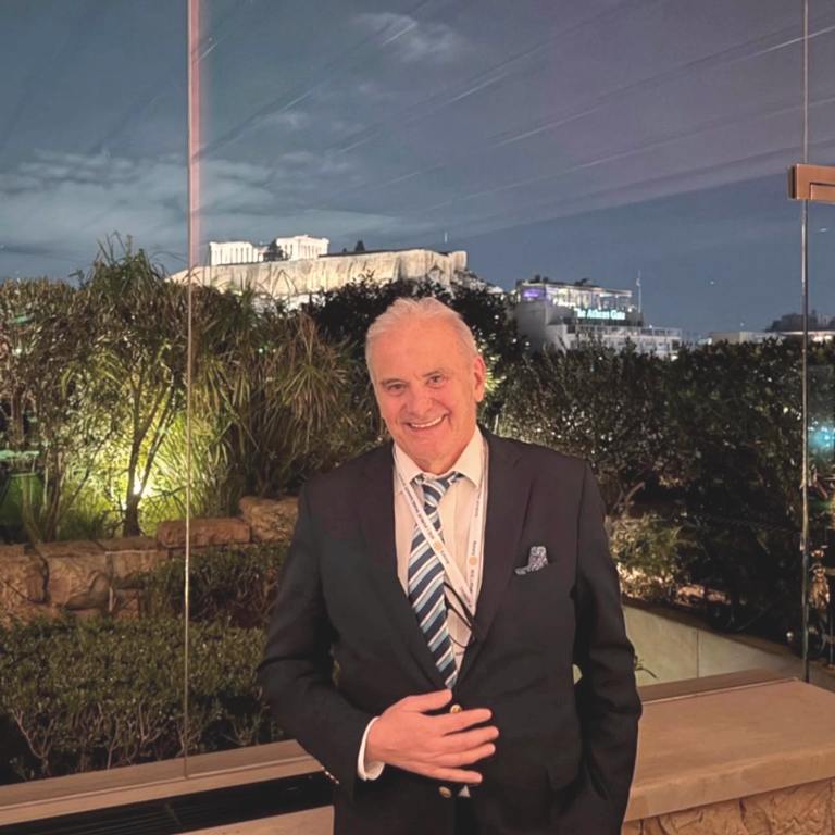 Κολοσσός της Ρόδου: Το όραμα Μπαρμπούτη παρουσιάζεται εκ νέου με έμφαση στην ειρήνη και τον διαπολιτισμικό διάλογο