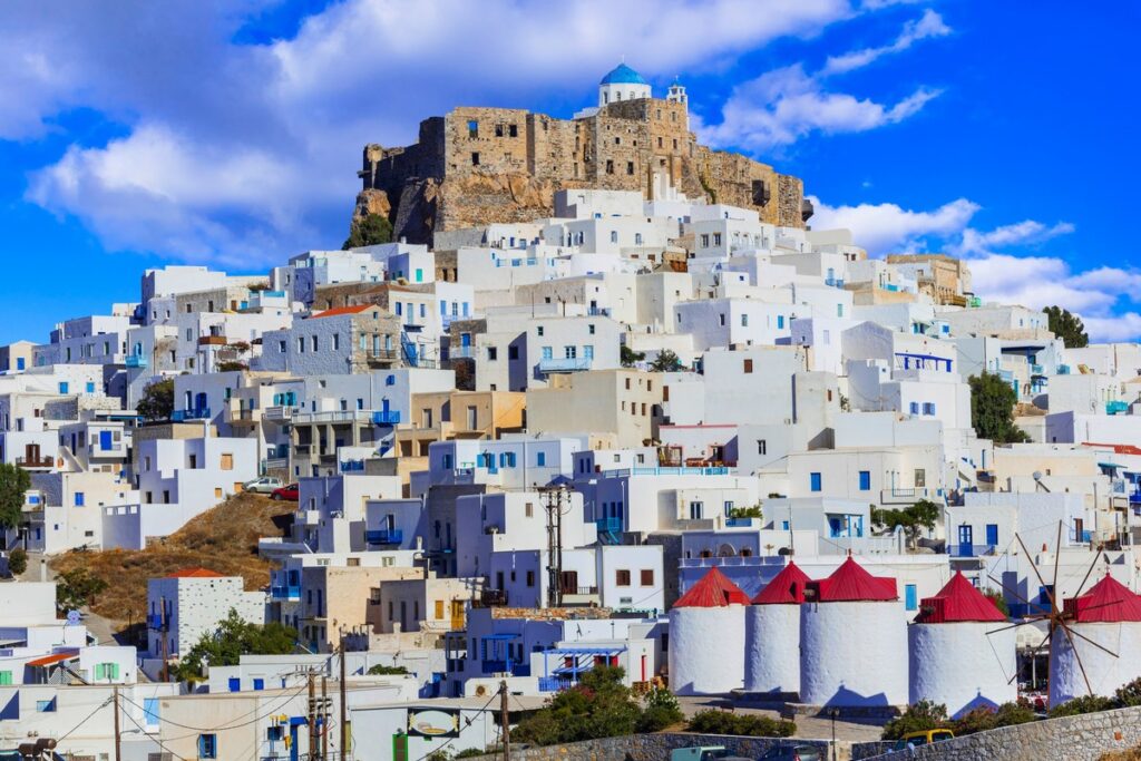 Το σχέδιο για δημοτικές κατοικίες σε 4 νησιά – Ιθάκη, Λειψοί, Αστυπάλαια κ Τήνος λαμβάνουν πρωτοβουλίες για το στεγαστικό