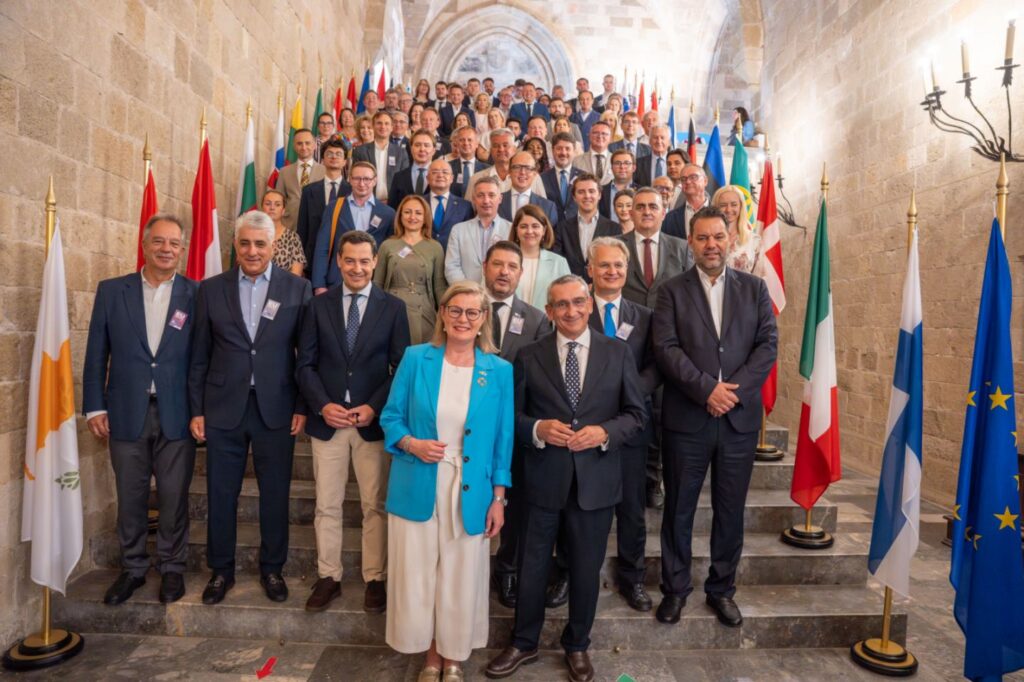 Με τη «Διακήρυξη της Ρόδου» το ΕΛΚ στην Επιτροπή των Περιφερειών ζητά έναν φιλόδοξο ευρωπαϊκό πρ/μό (Φωτο)