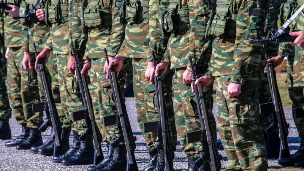 Στρατός για όλες τις… δουλειές – Τι ακριβώς «μαγειρεύεται» για τα νησιά;