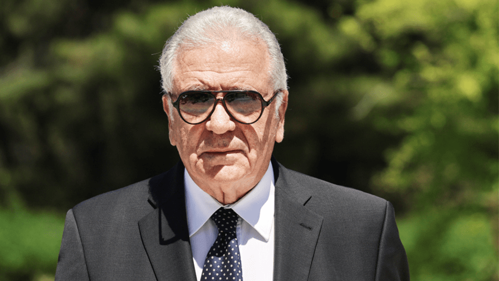 Αβραμόπουλος, «ο κύριος τίποτα» και τα αδιευκρίνιστα – Τα συµφέροντα των Καταριανών κ οι… συμπτώσεις