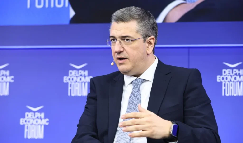 Τζιτζικώστας: “Άμεσα νόμος της ΕΕ η μεταρρύθμιση των δικαιωμάτων των επιβατών στις αερομεταφορές” – Τα οκτώ σημαντικότερα στοιχεία του νέου πλαισίου