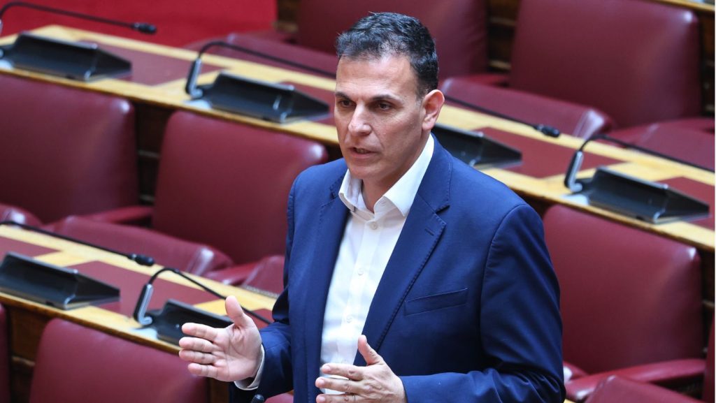 Φεύγουν ο ένας μετά τον άλλον – ΣΥΡΙΖΑ: Παραιτήθηκε και ο Γιώργος Καραμέρος